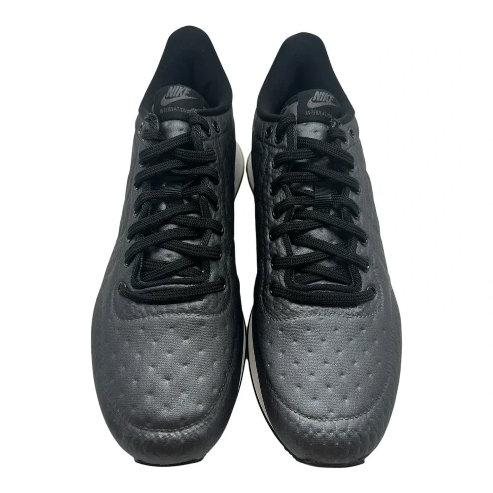 Nike internationalist jacquard